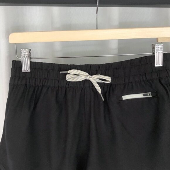 Vuori Women's Clementine 4" Short 2.0 XS/S/M/L Black Athletic Casual Comfy - Picture 7 of 9
